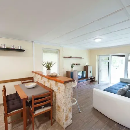 Apartmán Bier-lak House 71 *